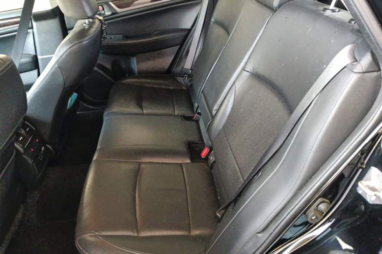 Used Subaru Outback 2015 2.5i Luxury Navigation Edition Left Rear Seat
