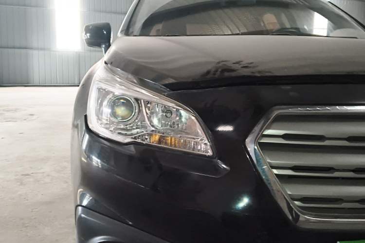 Used Subaru Outback 2015 2.5i Classic Edition Right Front Headlight