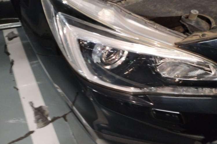Used Subaru Outback 2015 2.5i Sport Navigation Edition Right Front Headlight