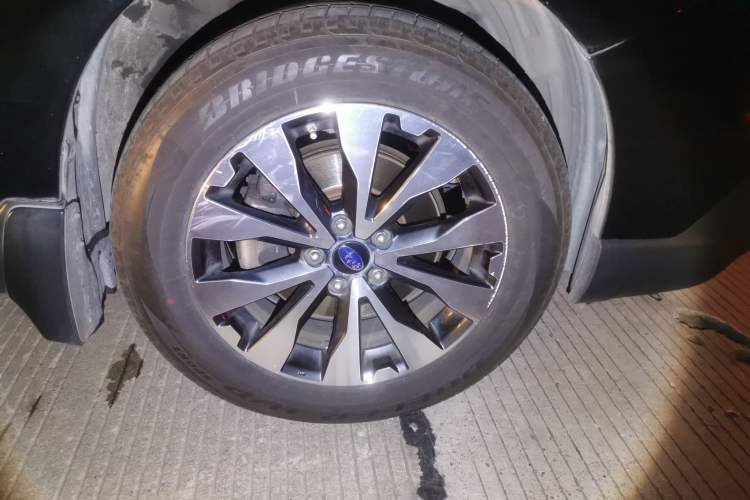 Used Subaru Outback 2015 2.5i Sport Navigation Edition Right Front Wheel Hub