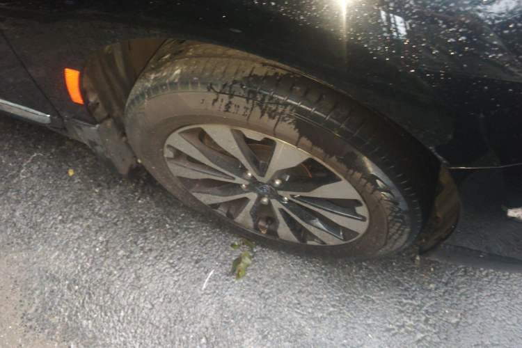 Used Subaru Outback 2015 2.0DIT Prestige Edition Right Front Wheel Hub