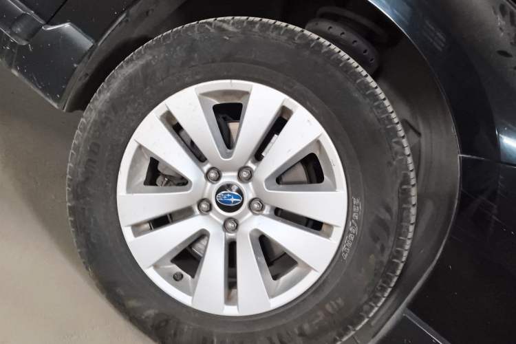 Used Subaru Outback 2015 2.5i Classic Edition Right Front Wheel Hub