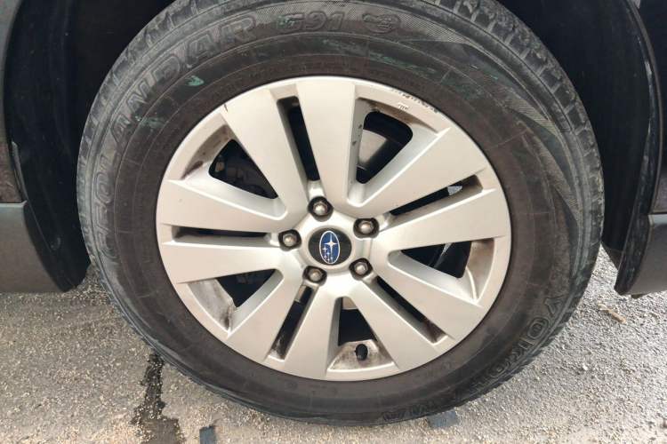 Used Subaru Outback 2015 2.5i Luxury Navigation Edition Right Front Wheel Hub