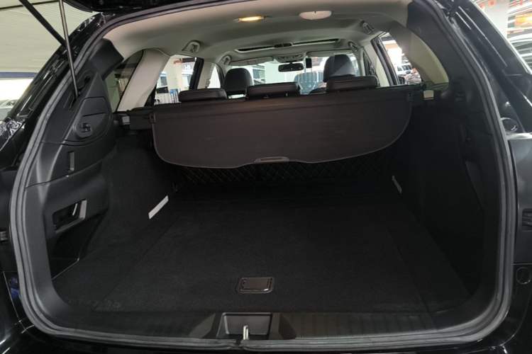 Used Subaru Outback 2015 2.5i Sport Navigation Edition Trunk