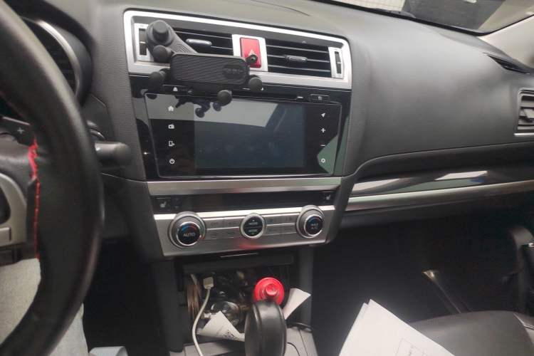 Used Subaru Outback 2015 2.5i Sport Navigation Edition Audio And AC Panel
