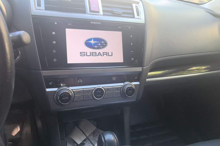 Used Subaru Outback 2015 2.5i Luxury Navigation Edition Audio And AC Panel