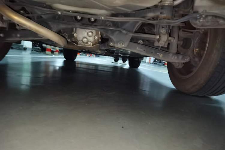 Used Subaru Outback 2015 2.5i Sport Navigation Edition Chassis Rear