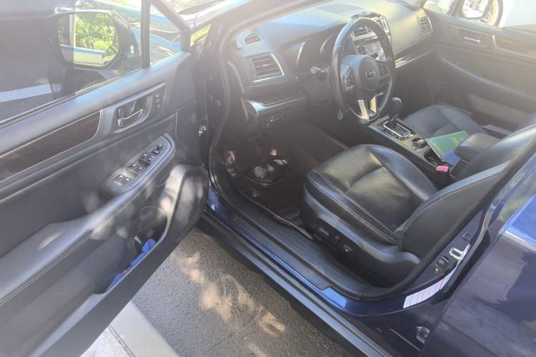 Used Subaru Outback 2015 2.5i Luxury Navigation Edition Driver Seat