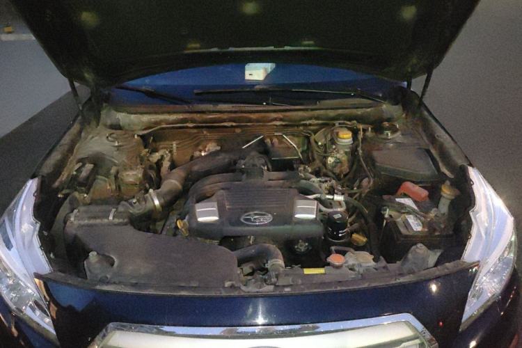 Used Subaru Outback 2015 2.5i Classic Edition Engine Bay