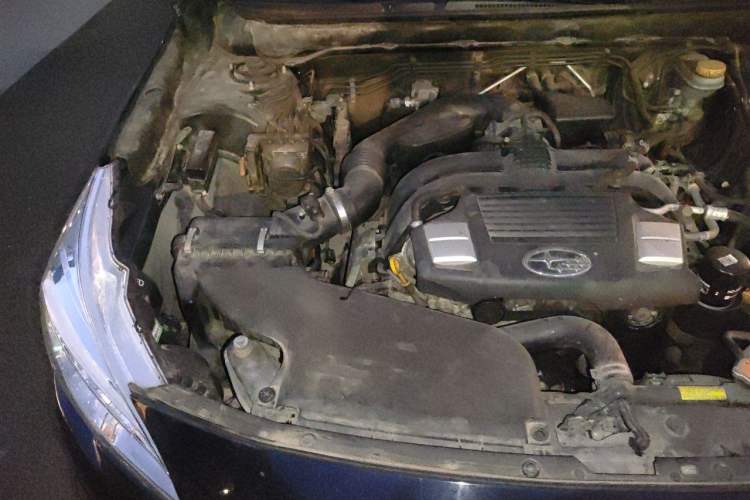 Used Subaru Outback 2015 2.5i Classic Edition Engine Bay Right
