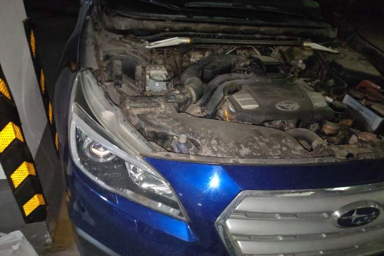 Used Subaru Outback 2015 2.5i Sport Navigation Edition Engine Bay Right