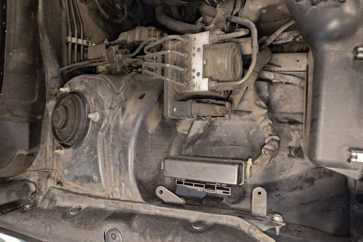Used Subaru Outback 2015 2.5i Sport Navigation Edition Engine Bay Right