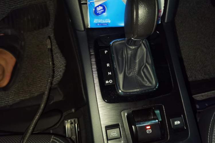 Used Subaru Outback 2015 2.5i Sport Navigation Edition Gear Lever