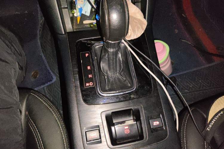 Used Subaru Outback 2015 2.5i Classic Edition Gear Lever