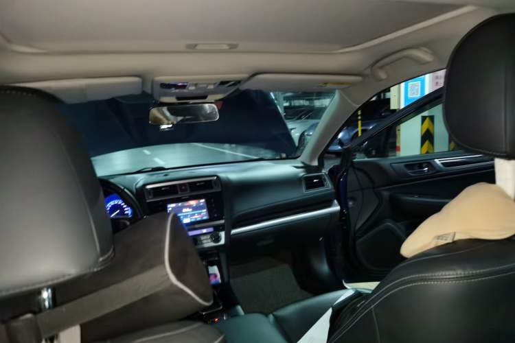 Used Subaru Outback 2015 2.5i Sport Navigation Edition Headliner
