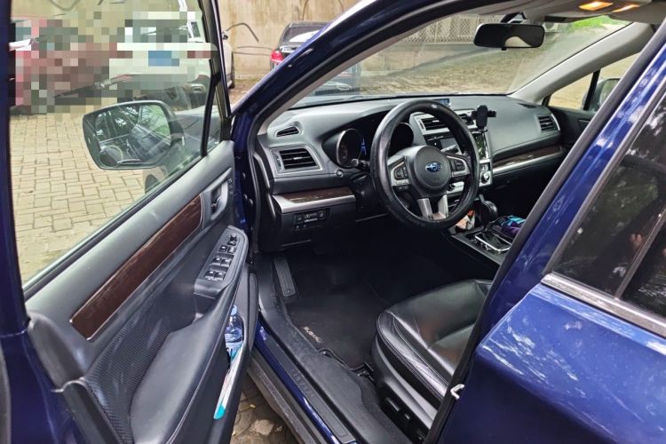Used Subaru Outback 2015 2.5i Luxury Navigation Edition Interior 3