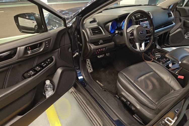 Used Subaru Outback 2015 2.5i Sport Navigation Edition Interior 3