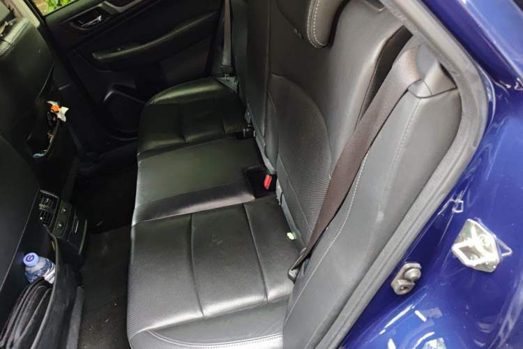 Used Subaru Outback 2015 2.5i Luxury Navigation Edition Interior 4