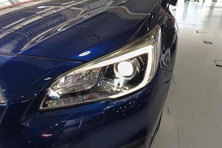 Used Subaru Outback 2015 2.5i Luxury Navigation Edition Left Front Headlight
