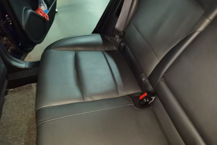 Used Subaru Outback 2015 2.5i Sport Navigation Edition Left Rear Seat