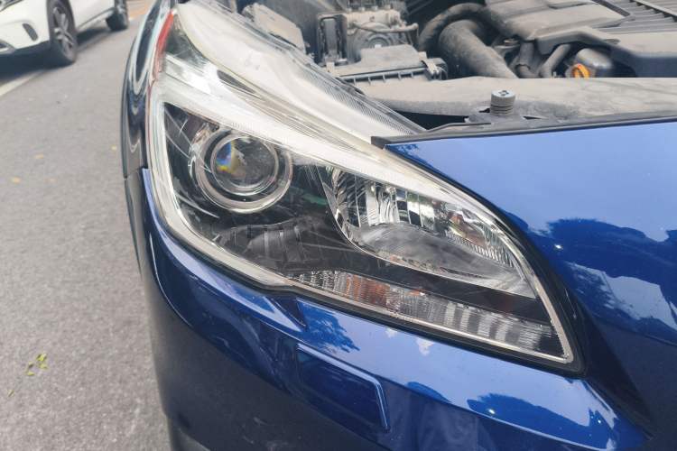 Used Subaru Outback 2015 2.0DIT Prestige Edition Right Front Headlight