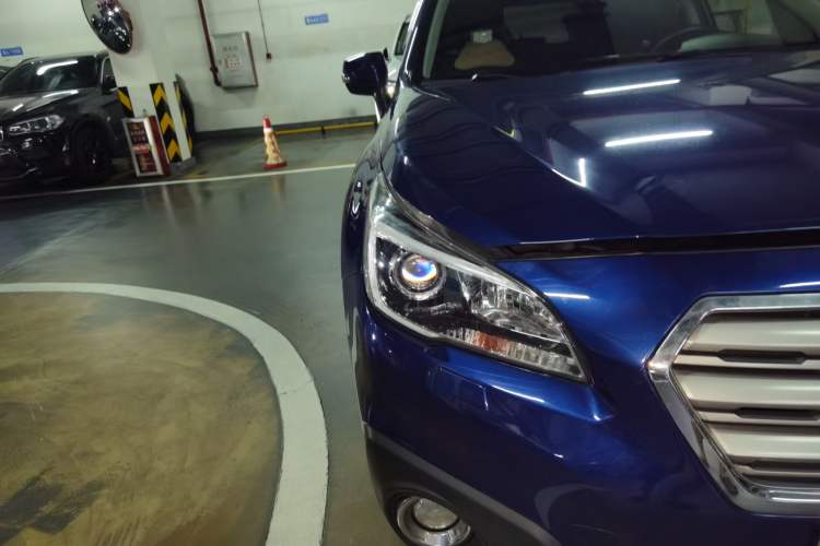 Used Subaru Outback 2015 2.5i Sport Navigation Edition Right Front Headlight