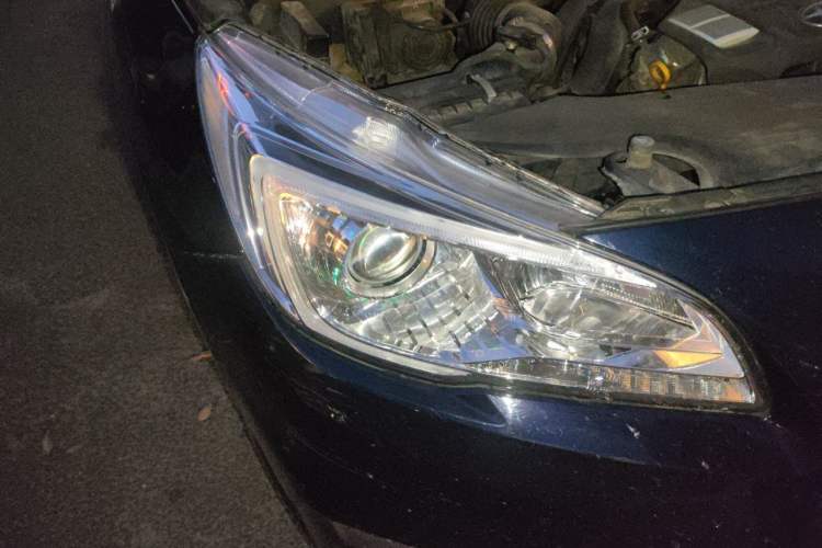 Used Subaru Outback 2015 2.5i Classic Edition Right Front Headlight