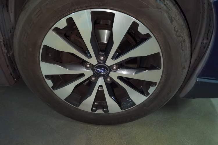 Used Subaru Outback 2015 2.5i Sport Navigation Edition Right Front Wheel Hub