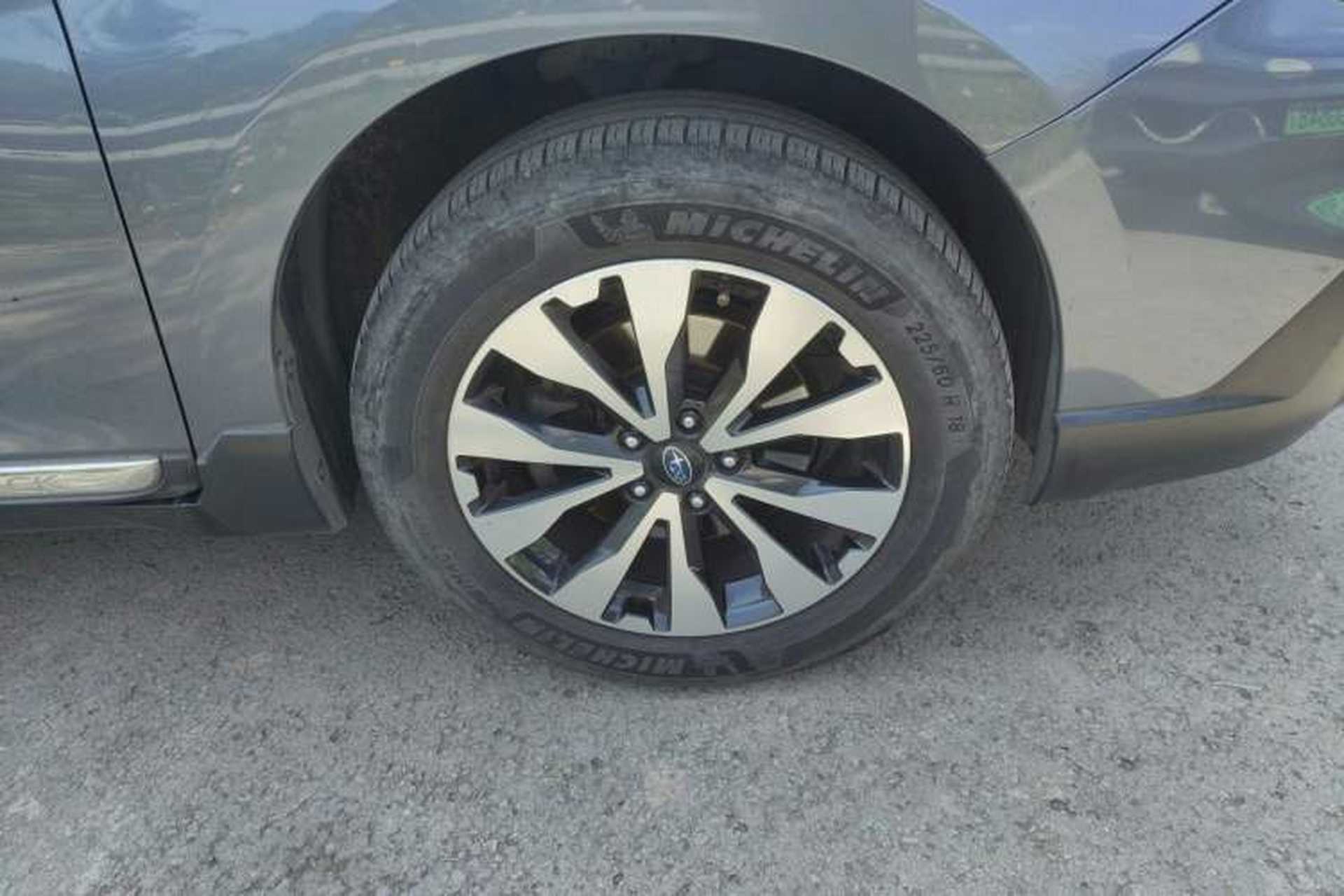Used Subaru Outback 2015 2.0DIT Prestige Edition Right Front Wheel Hub