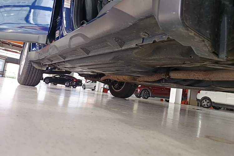 Used Subaru Outback 2015 2.5i Luxury Navigation Edition Right Side Sill