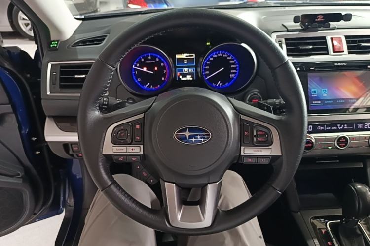 Used Subaru Outback 2015 2.5i Luxury Navigation Edition Steering Wheel