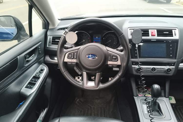 Used Subaru Outback 2015 2.0DIT Prestige Edition Steering Wheel