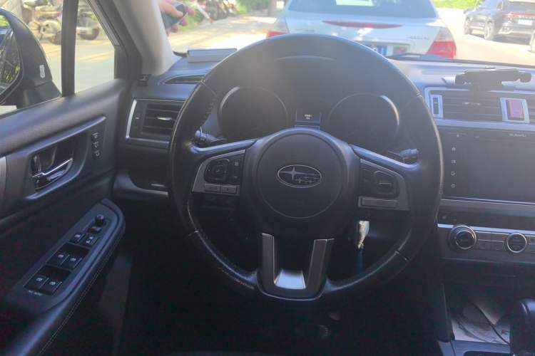Used Subaru Outback 2015 2.5i Luxury Navigation Edition Steering Wheel