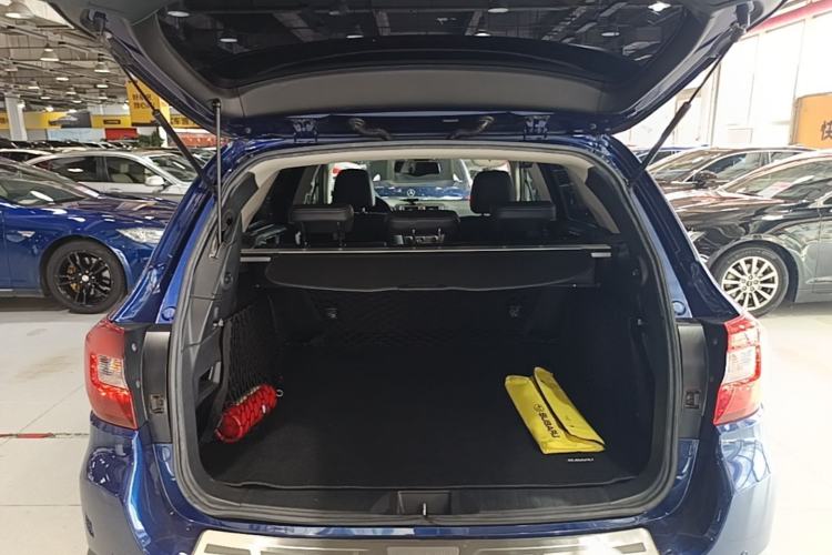 Used Subaru Outback 2015 2.5i Luxury Navigation Edition Trunk