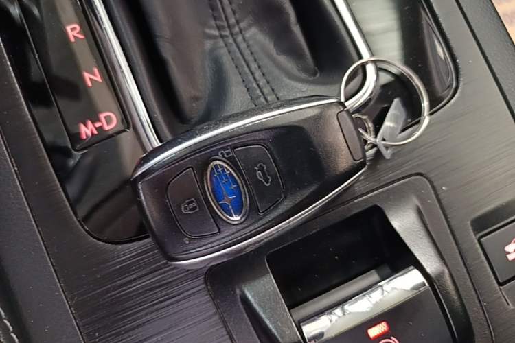 Used Subaru Outback 2015 2.5i Luxury Navigation Edition Vehicle Key