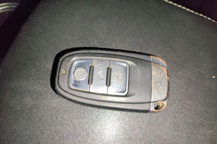 Used Subaru Outback 2015 2.5i Classic Edition Vehicle Key
