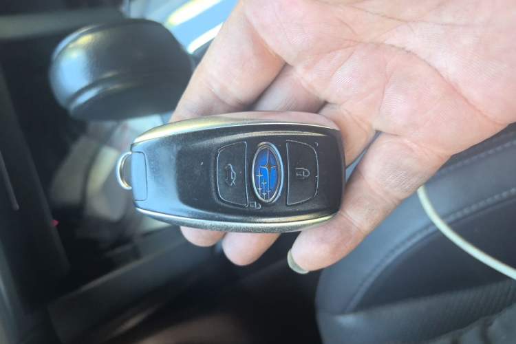 Used Subaru Outback 2015 2.5i Luxury Navigation Edition Vehicle Key