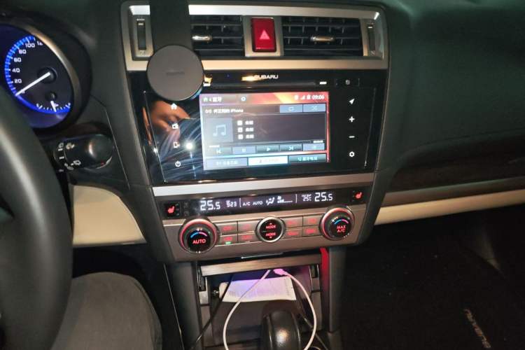 Used Subaru Outback 2015 2.5i Luxury Navigation Edition Audio And AC Panel