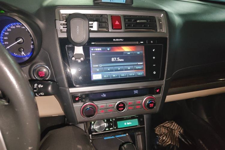 Used Subaru Outback 2015 2.5i Luxury Navigation Edition Audio And AC Panel