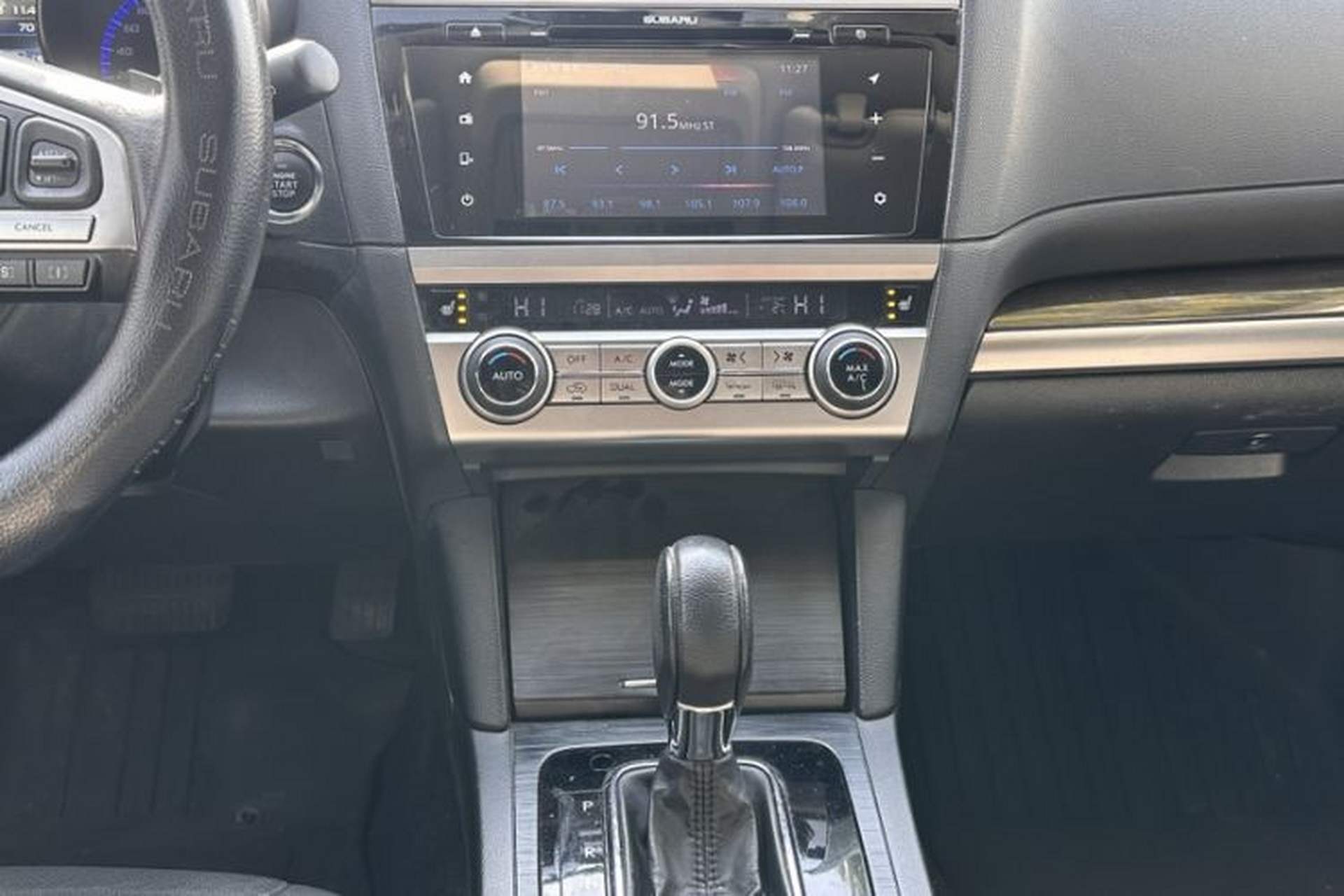 Used Subaru Outback 2015 2.5i Luxury Navigation Edition Audio And AC Panel
