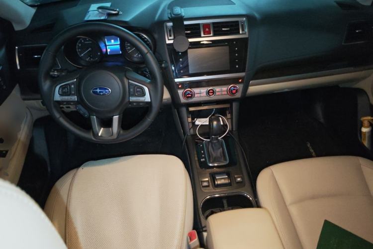 Used Subaru Outback 2015 2.5i Luxury Navigation Edition Center Console