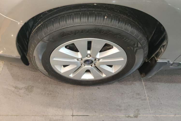 Used Subaru Outback 2015 2.5i Classic Edition Exterior 4
