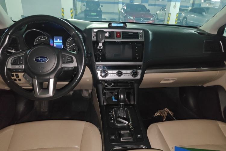 Used Subaru Outback 2015 2.5i Luxury Navigation Edition Interior 2