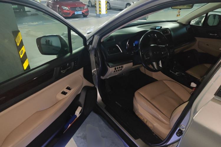 Used Subaru Outback 2015 2.5i Luxury Navigation Edition Interior 3