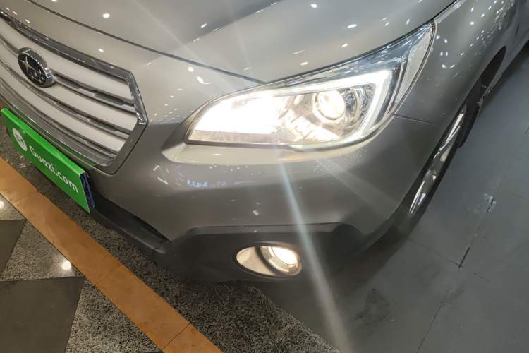 Used Subaru Outback 2015 2.5i Classic Edition Left Front Headlight