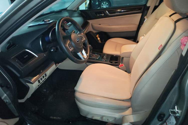 Used Subaru Outback 2015 2.5i Luxury Navigation Edition Left Front Seat