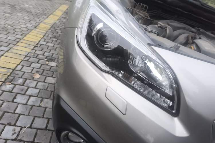 Used Subaru Outback 2015 2.5i Luxury Navigation Edition Right Front Headlight