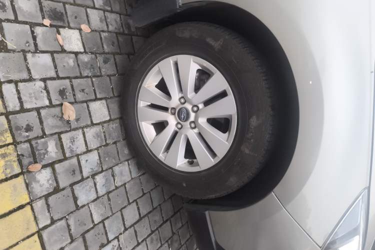 Used Subaru Outback 2015 2.5i Luxury Navigation Edition Right Front Wheel Hub