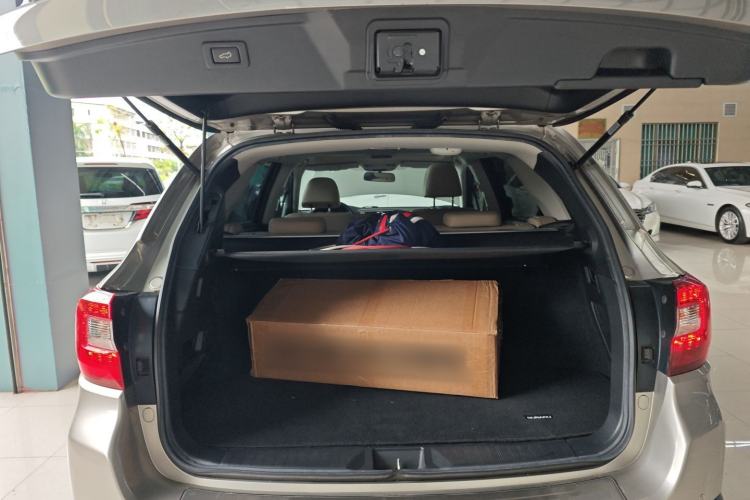 Used Subaru Outback 2015 2.5i Luxury Navigation Edition Trunk