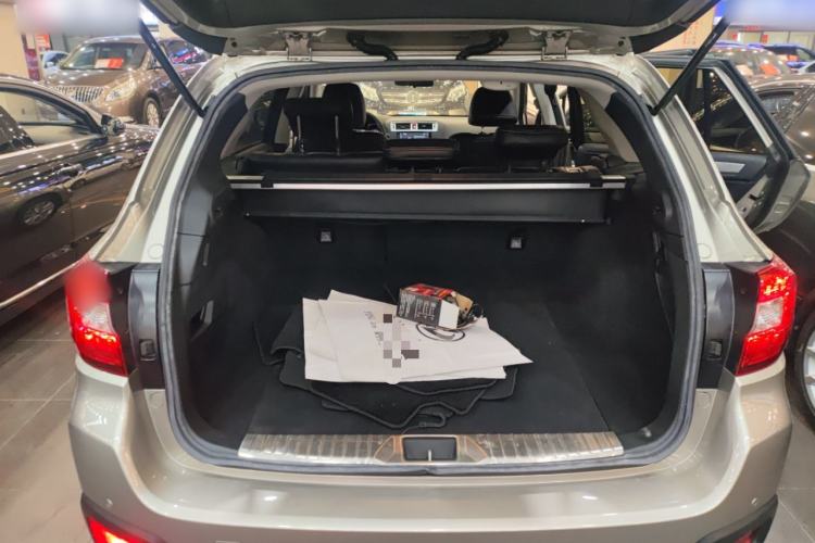 Used Subaru Outback 2015 2.5i Classic Edition Trunk
